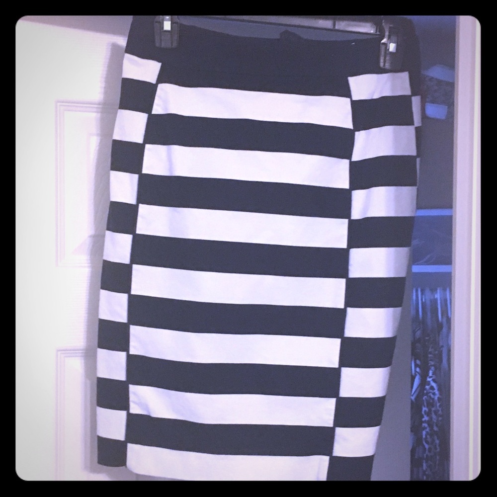 Stripped mini skirt